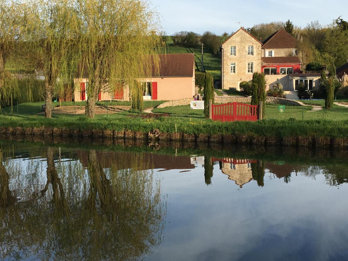 Calme Au Canal De Centre Dennevy Екстер'єр фото